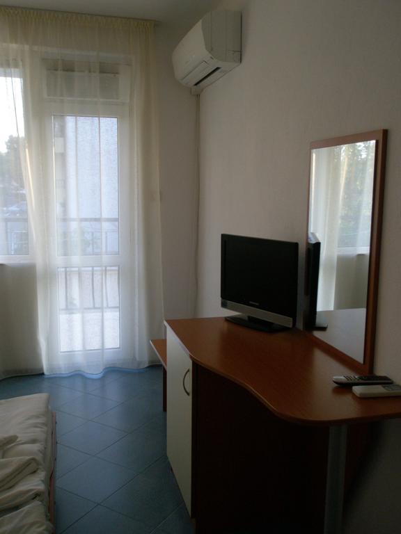 Family Hotel Maritime Achtopol Zimmer foto